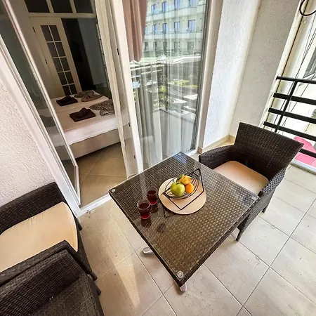 Two Bedrooms Location Apartment *