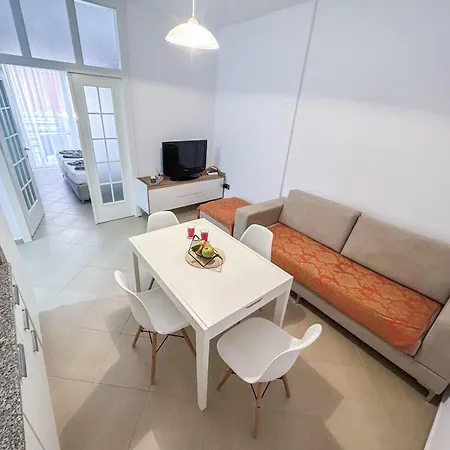 Apartment Two Bedrooms Location *